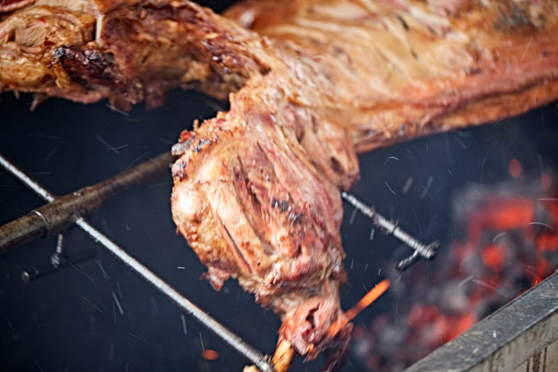 傳統蒙餐烤全羊