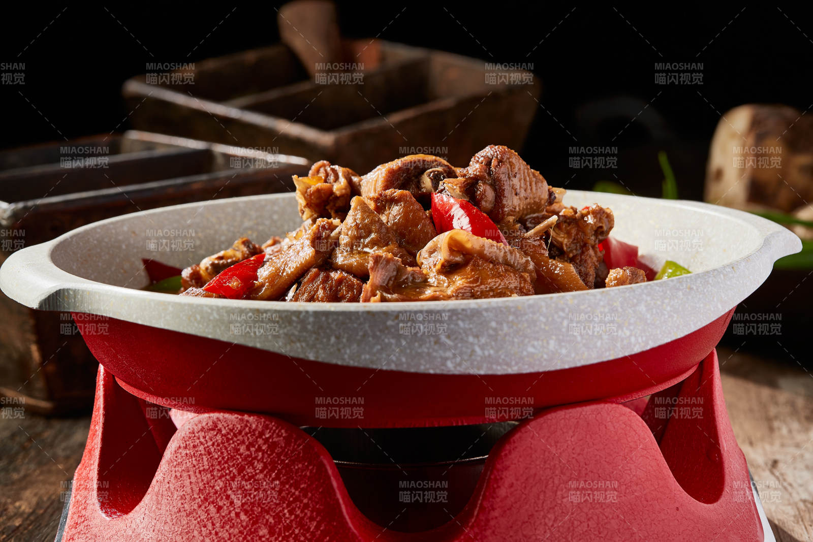 石锅双椒炖柴鸡块