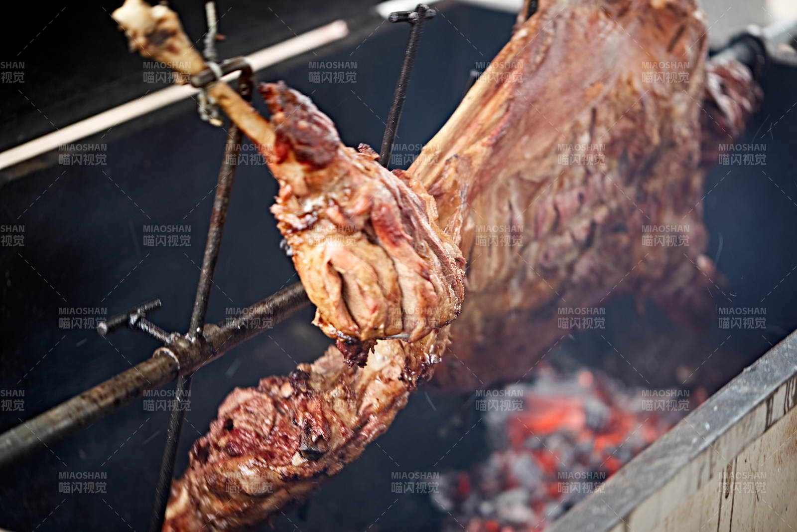 傳統蒙餐烤全羊