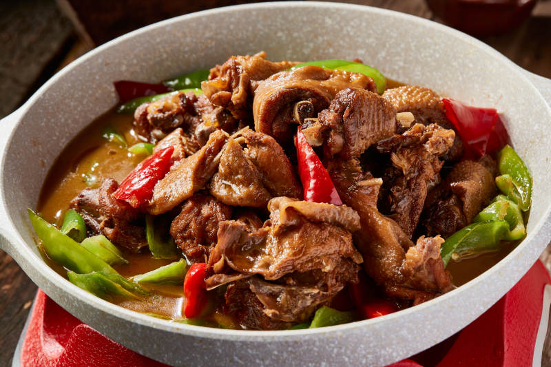 石锅双椒炖柴鸡块