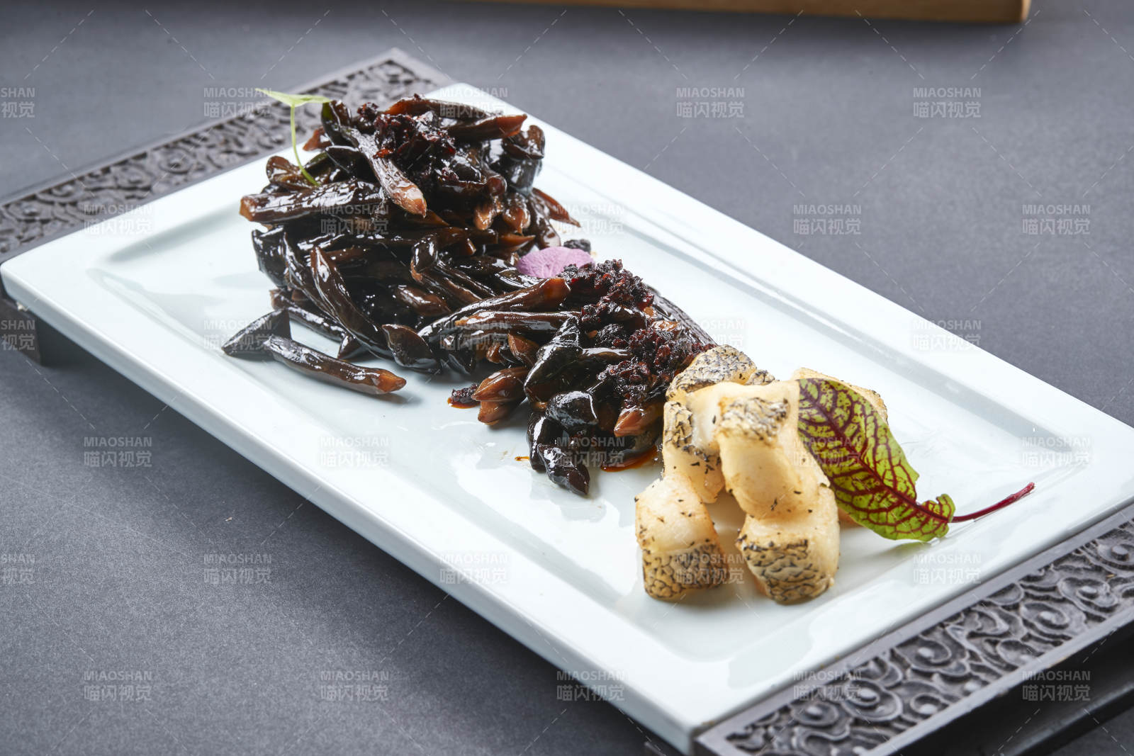 酱爆鸡枞菌配烟熏银鳕鱼