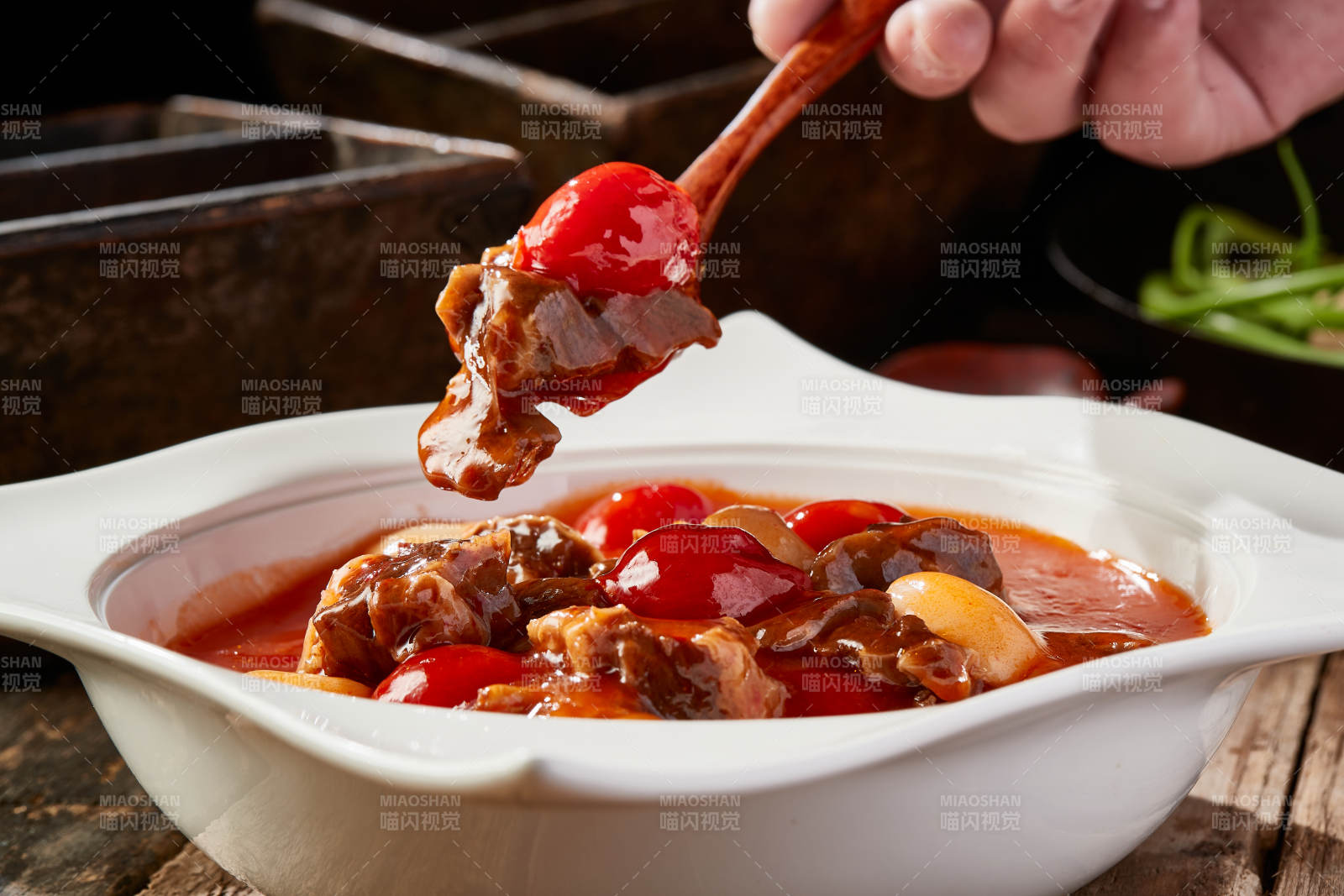 浓汤小番茄鸡佛炖牛腩