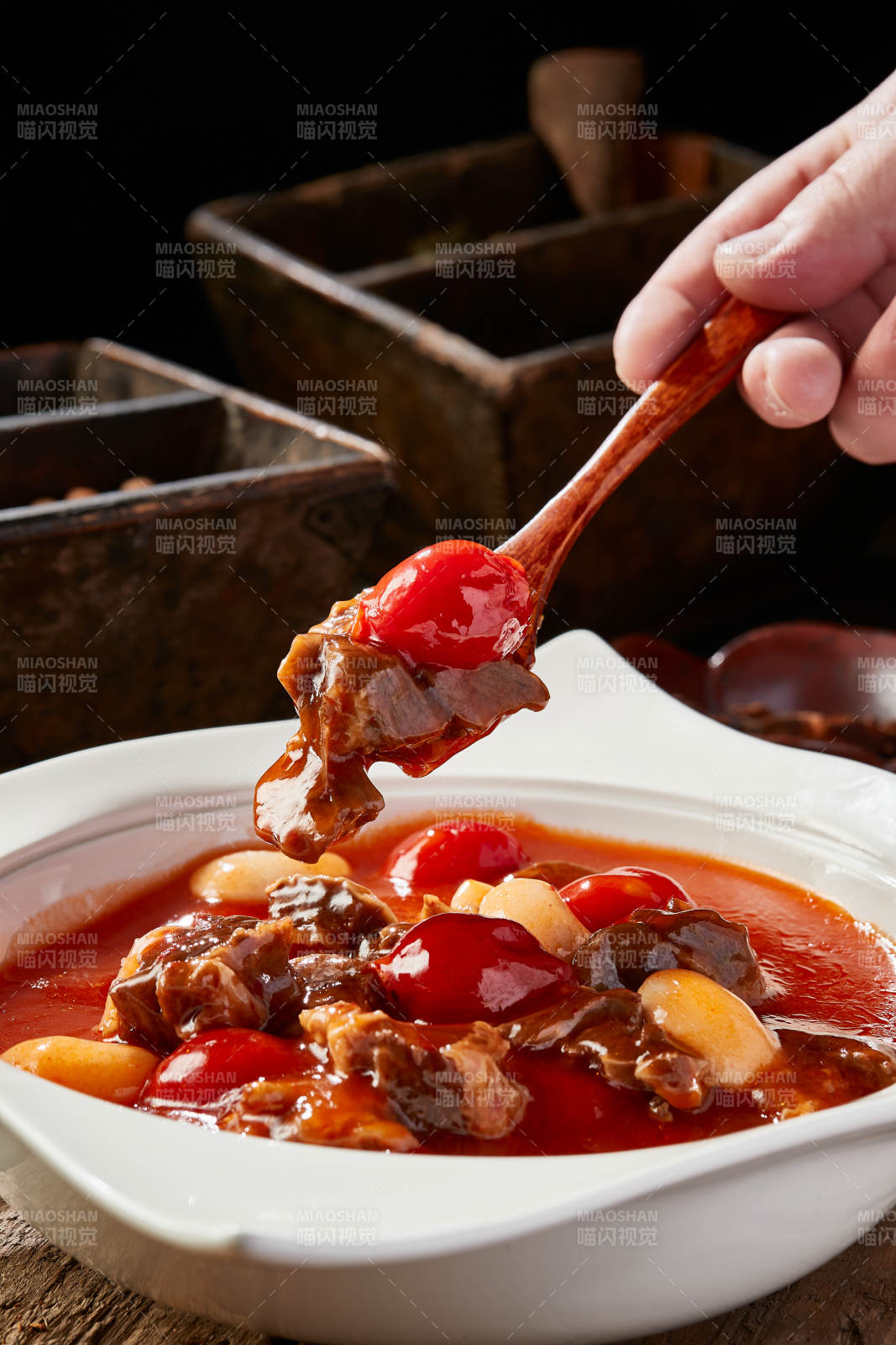 浓汤小番茄鸡佛炖牛腩