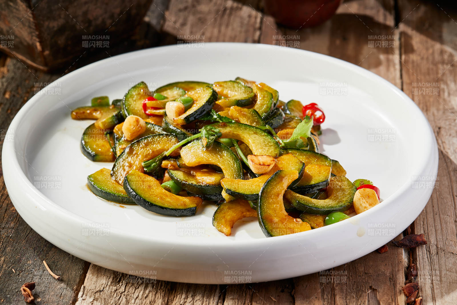 辣椒素炒蒜香迷你小南瓜片