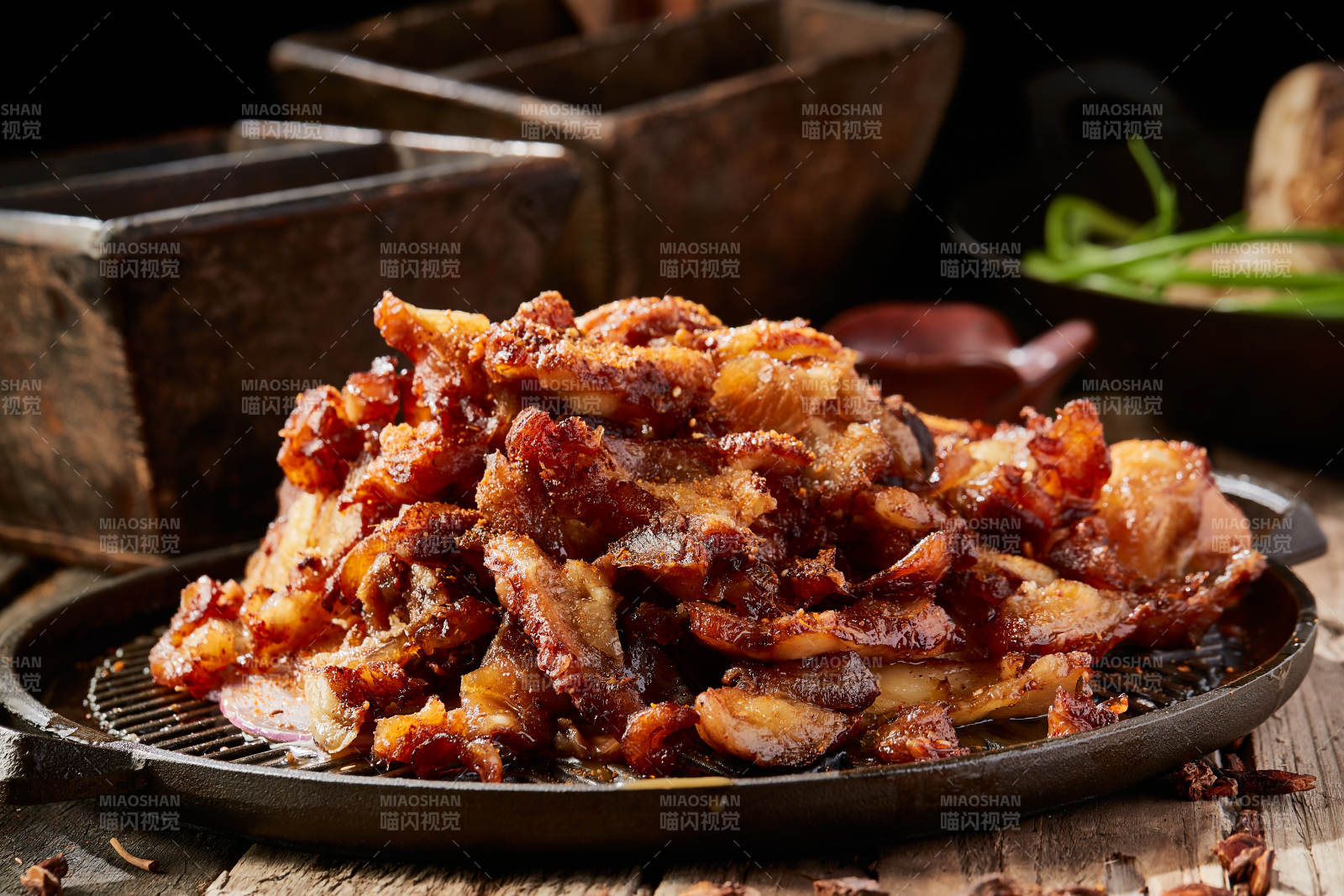 铁板孜然烤猪蹄块