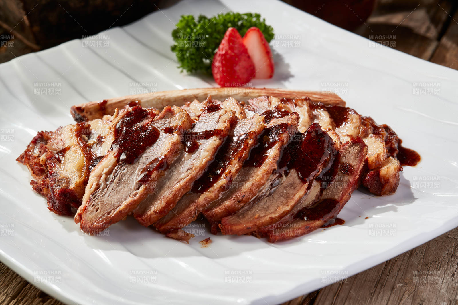 清燉澆汁牛肋條拆骨肉