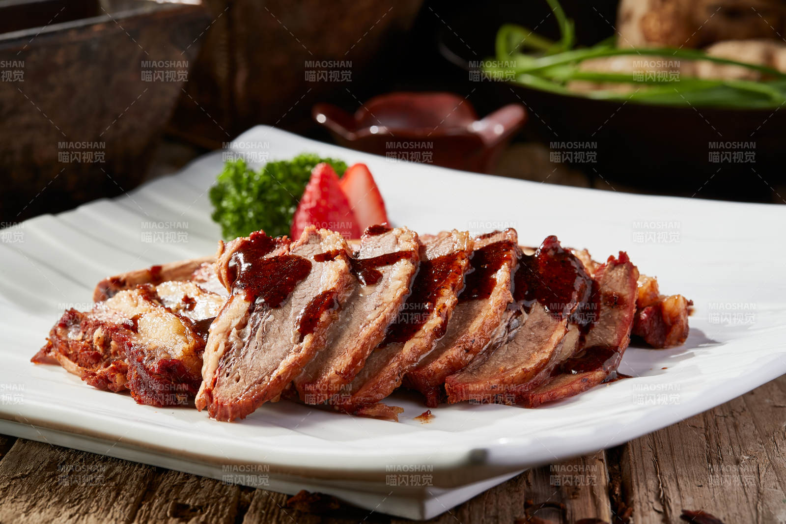 清燉澆汁牛肋條拆骨肉