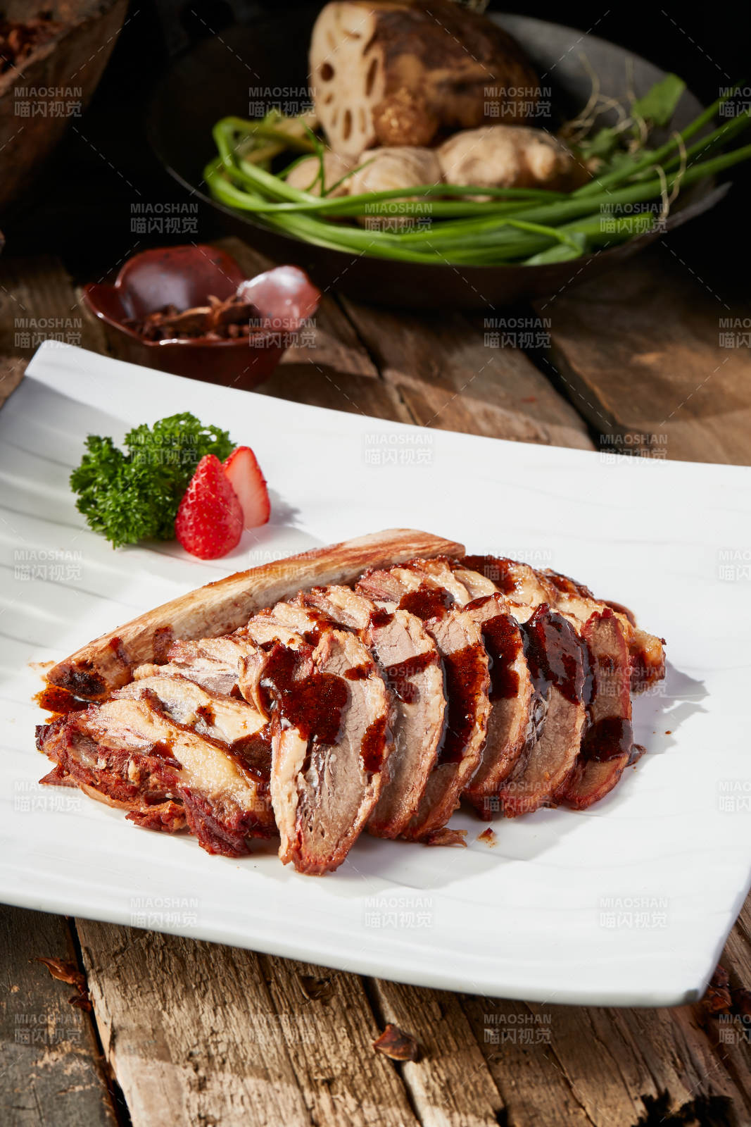 清炖浇汁牛肋条拆骨肉