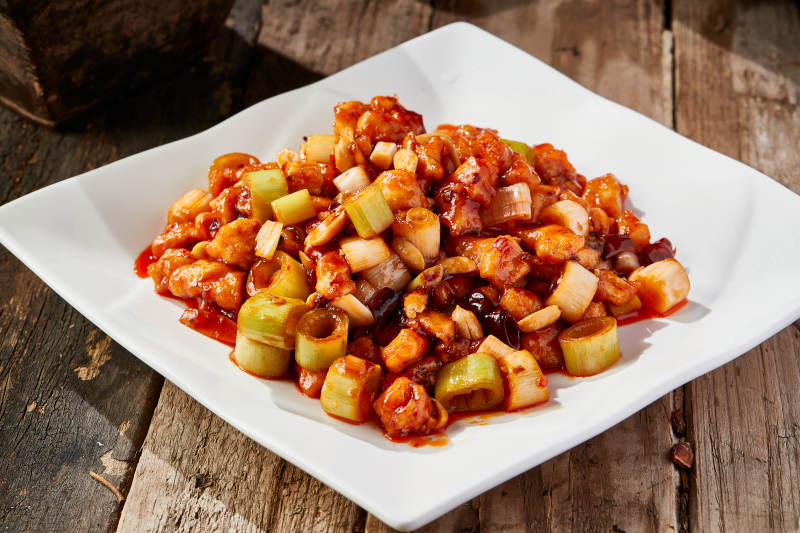 传统菜肴川香宫保鸡丁