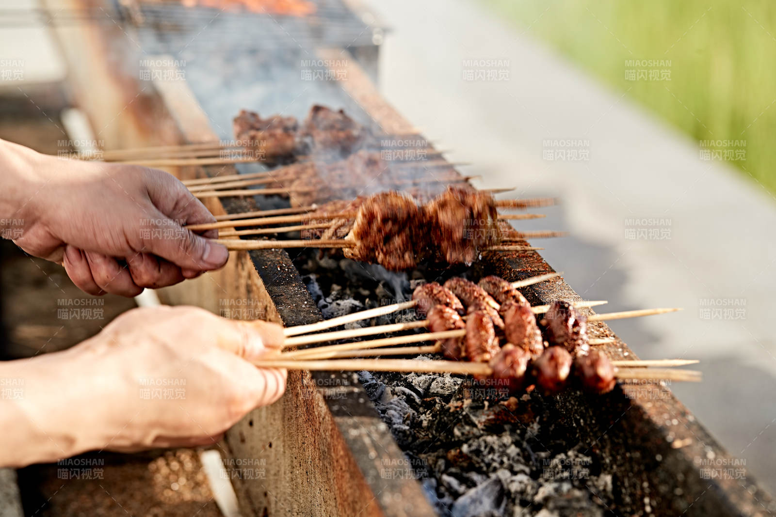 在户外烧烤美味食材