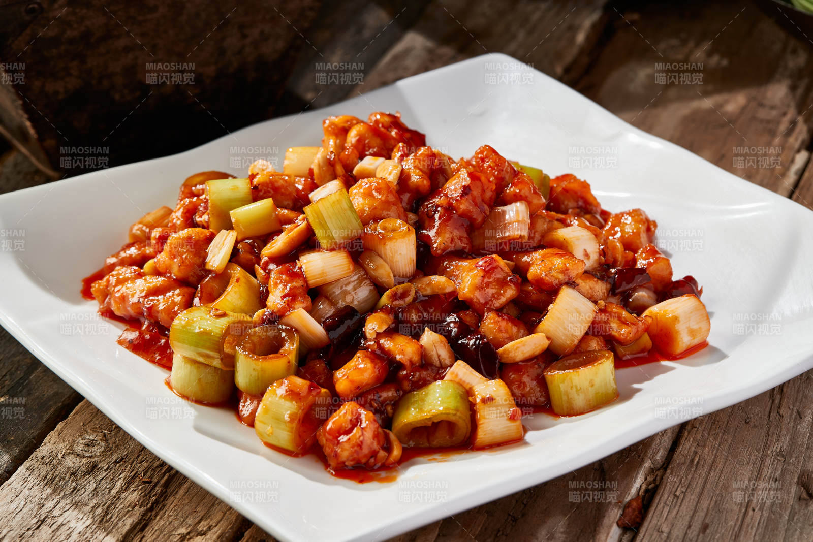 传统菜肴川香宫保鸡丁