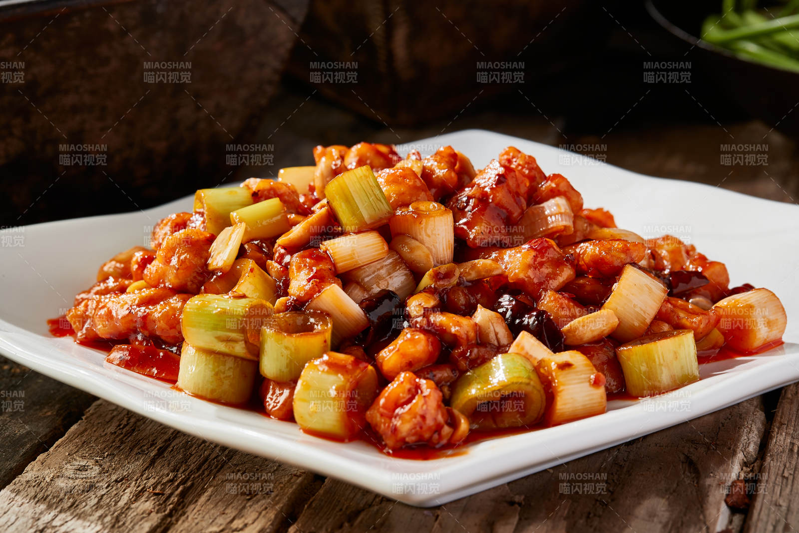 传统菜肴川香宫保鸡丁