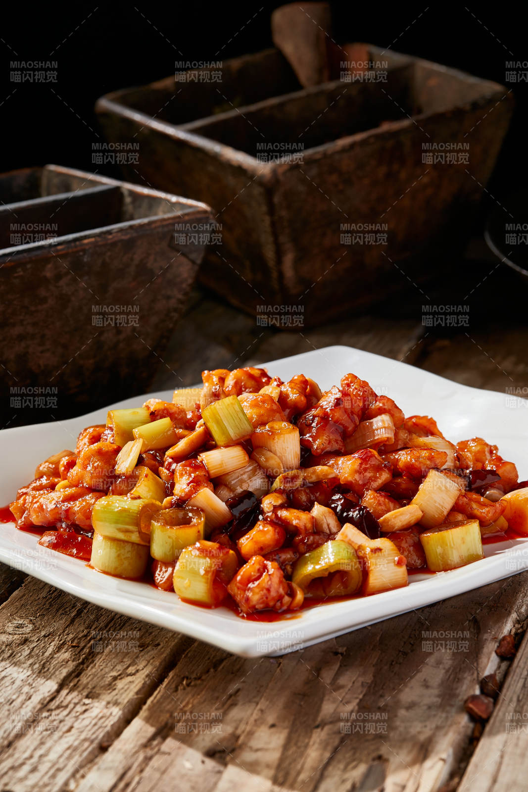 传统菜肴川香宫保鸡丁