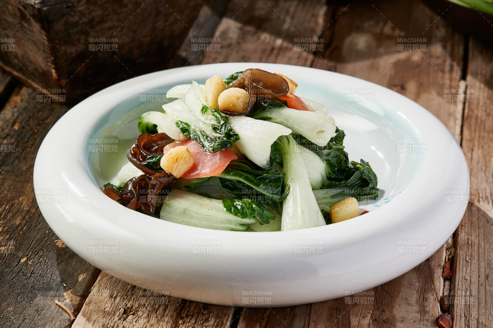 蒜香木耳小炒油菜心