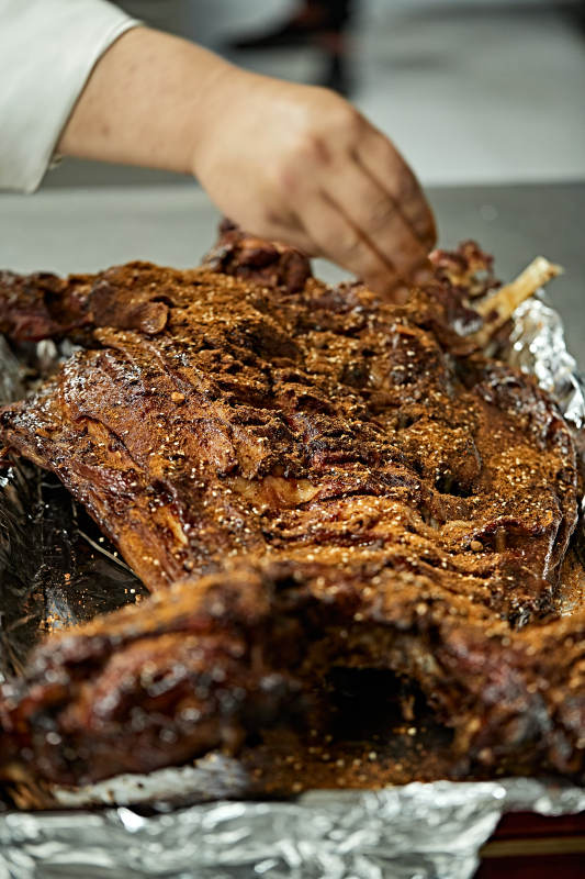 传统蒙餐烤全羊