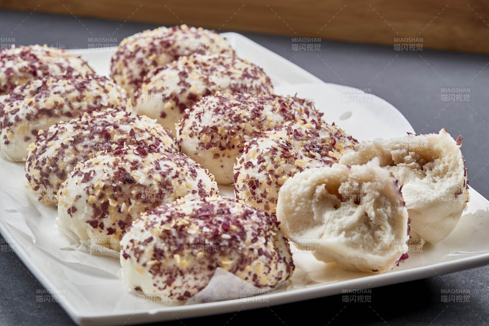 早茶茶点港式茶餐流沙金麦爆-摄影图