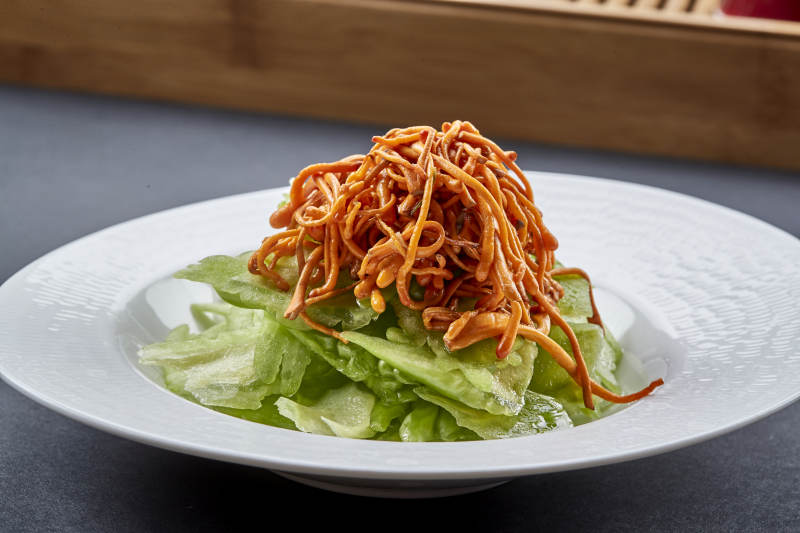 營養涼菜涼拌苦瓜配蟲草花