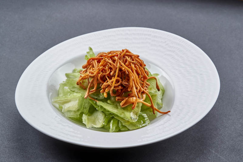 營養涼菜涼拌苦瓜配蟲草花