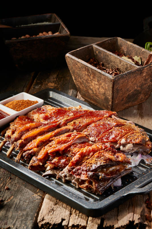 蒙餐炭火烤羊排