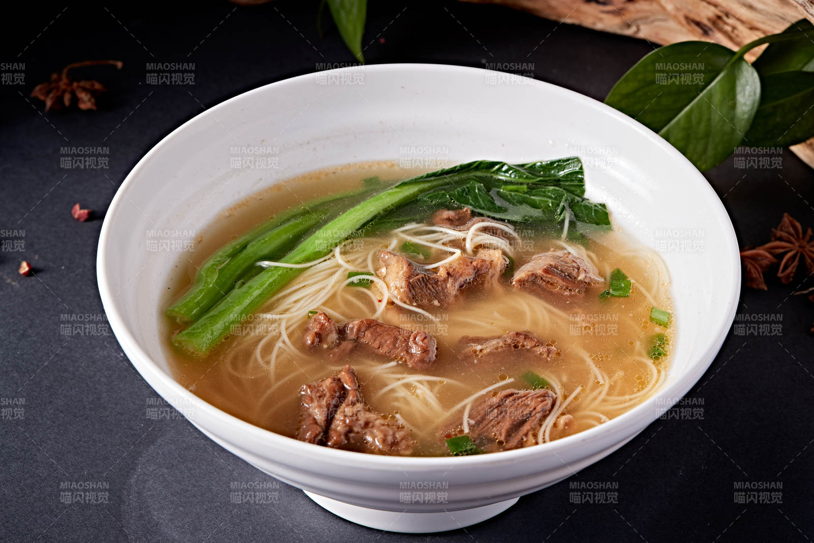 港式茶餐牛肉清湯米粉