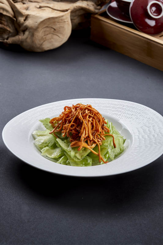 營養涼菜涼拌苦瓜配蟲草花