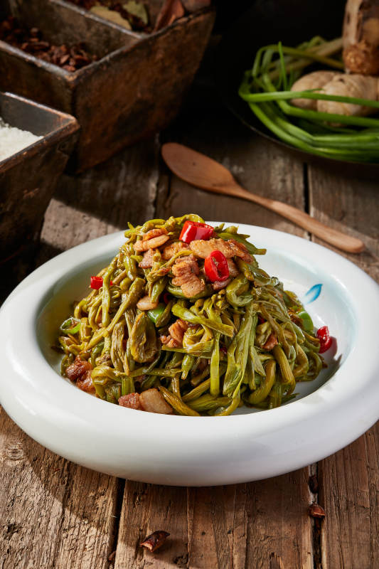 鲜黄花菜炒五花肉