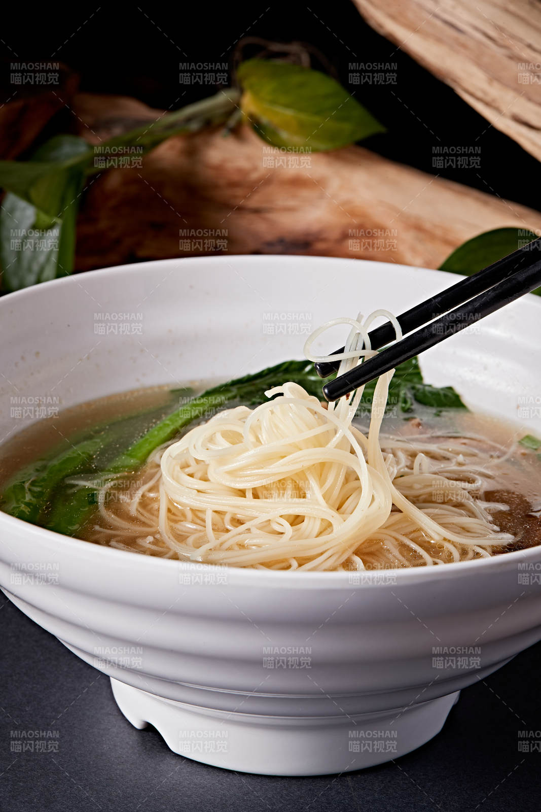 港式茶餐牛肉清湯米粉