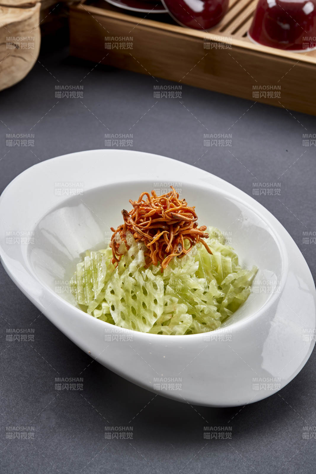 精美涼菜涼拌蘆筍配蟲草花-攝影圖