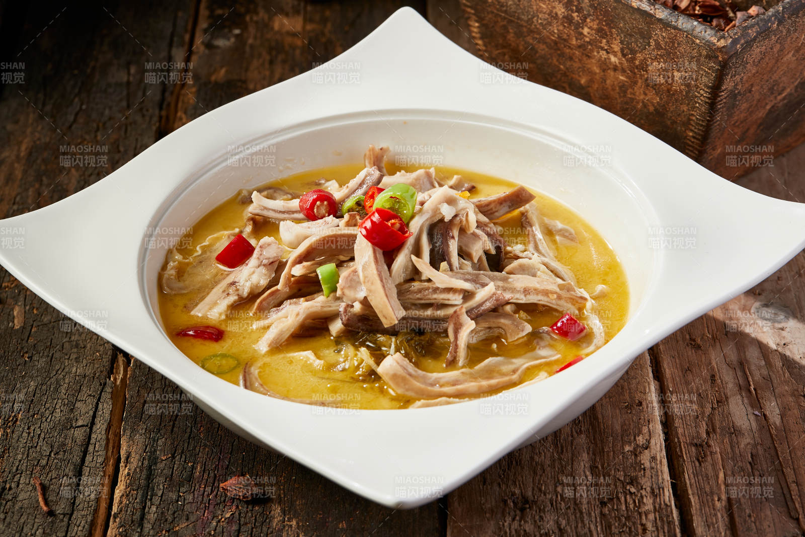 香辣酸湯豬肚絲湯