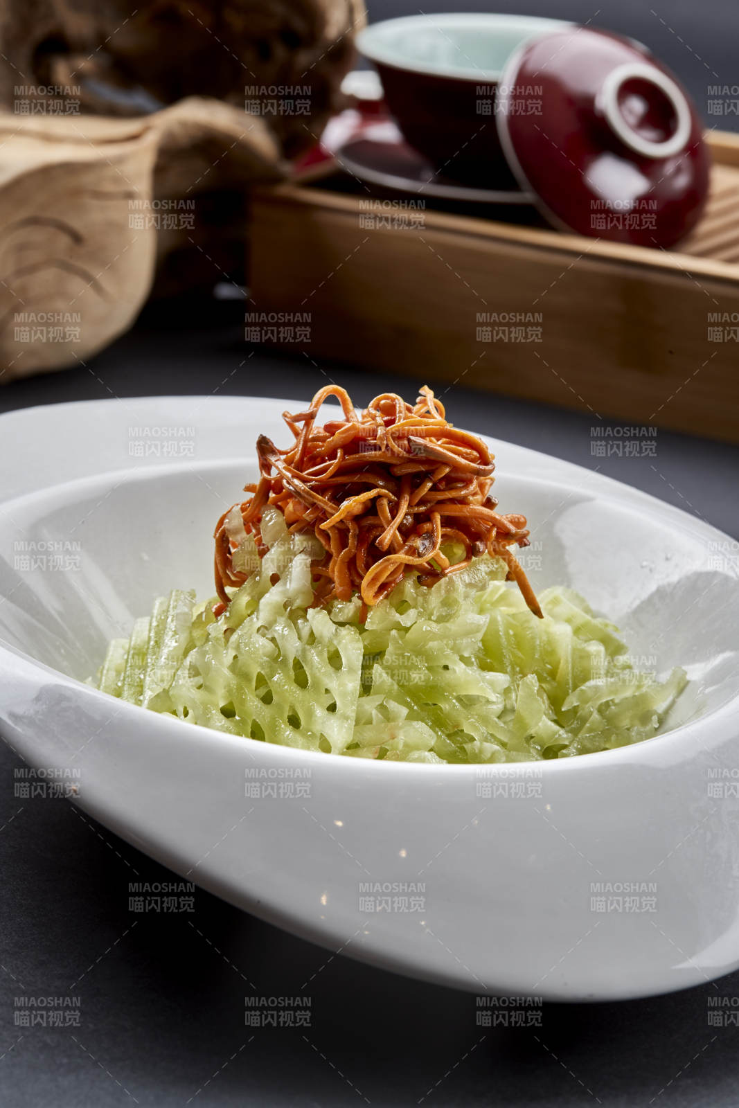 精美涼菜涼拌蘆筍配蟲草花-攝影圖