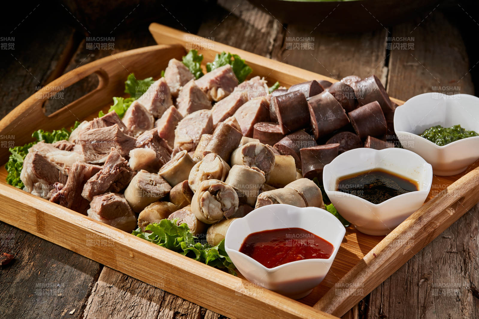 蒙餐血腸白腸肚包肉拼盤