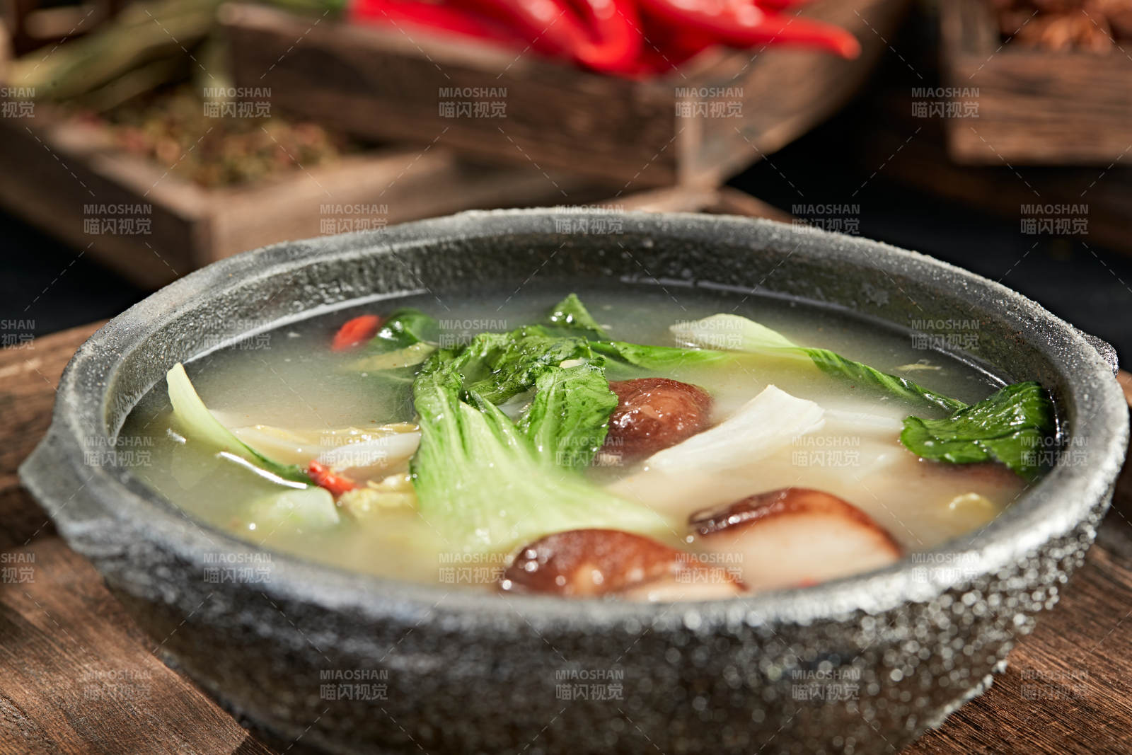 砂鍋雞湯燉油菜香菇