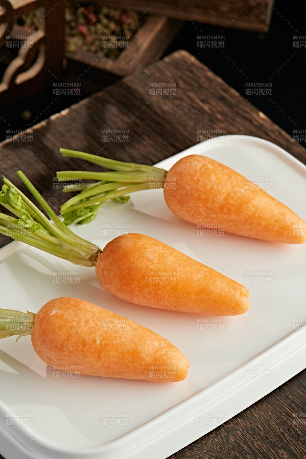 胡萝卜造型的猪肉包