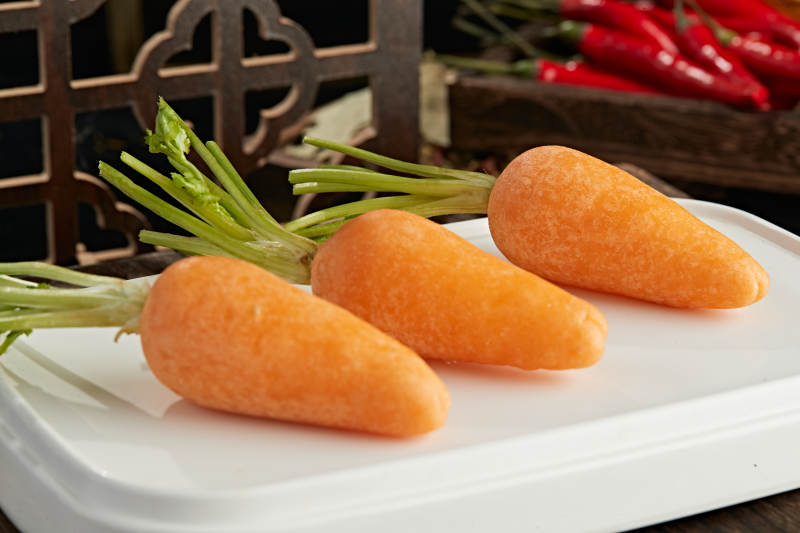胡萝卜造型的猪肉包