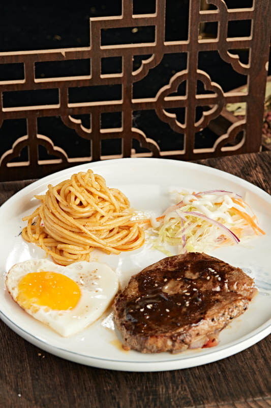 意面铁板小牛排