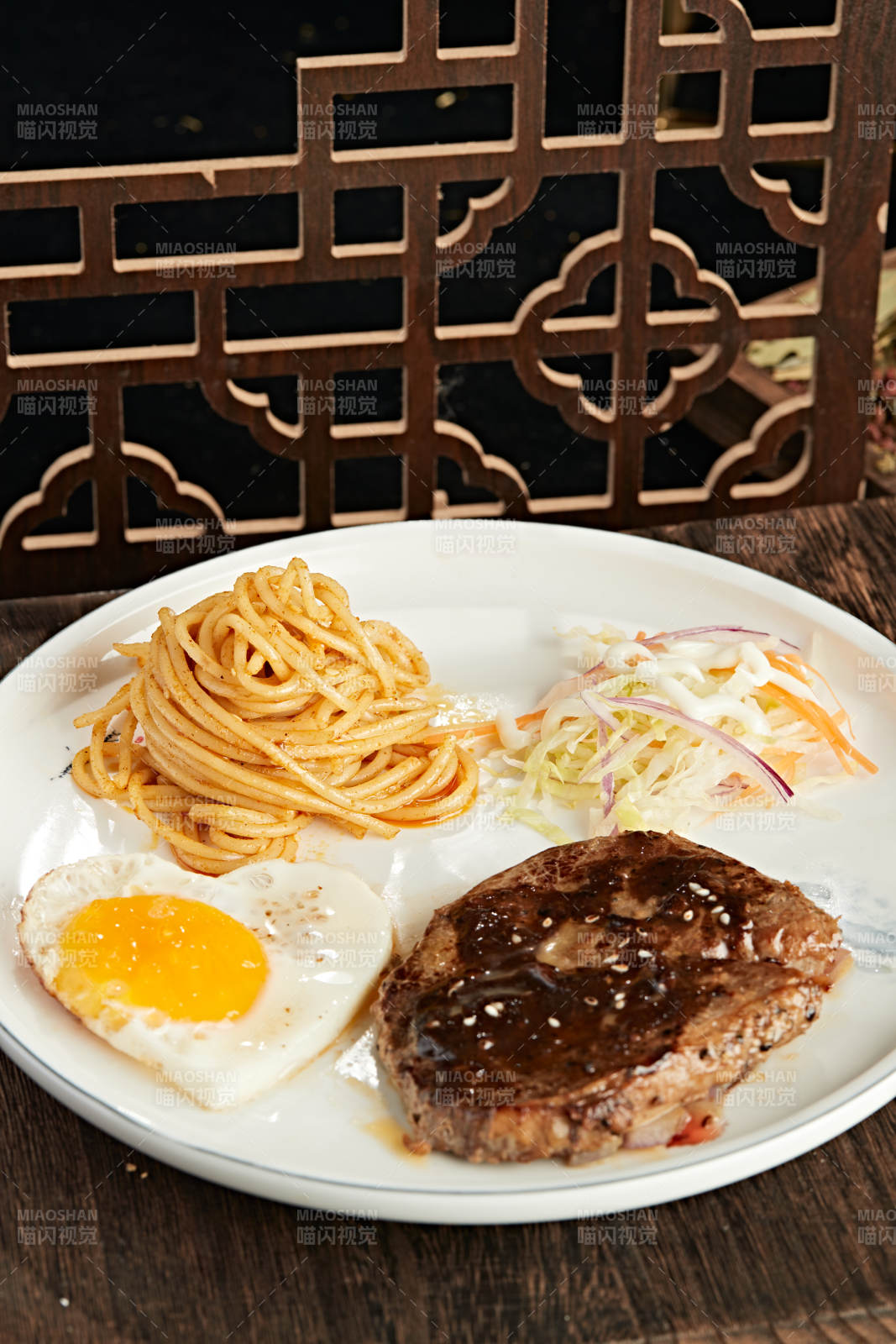 意面铁板小牛排