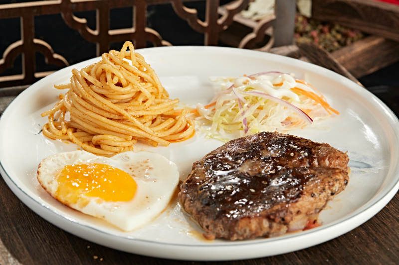 意面铁板小牛排