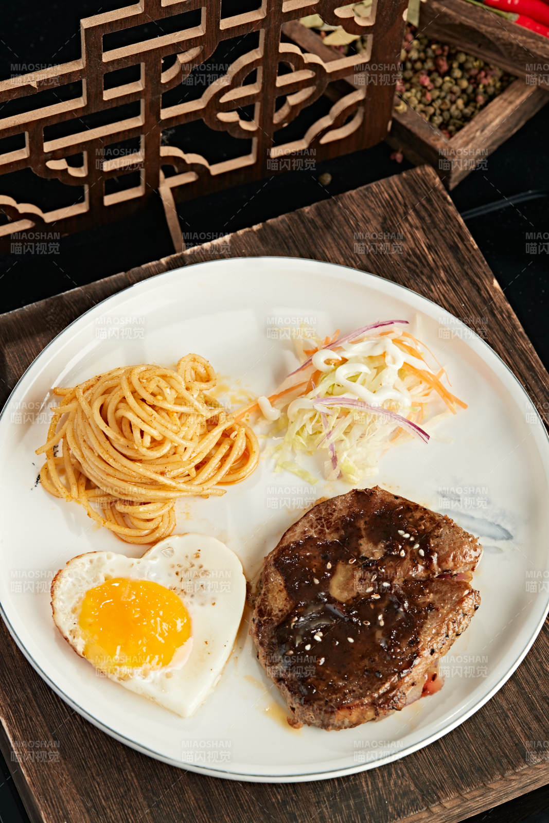 意面铁板小牛排