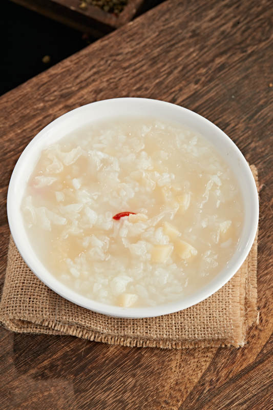 枸杞银耳白米粥