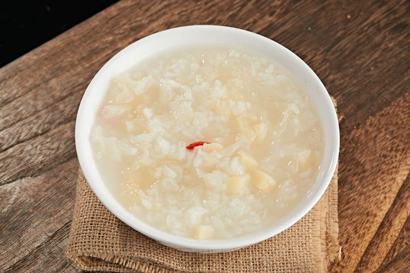 枸杞银耳白米粥