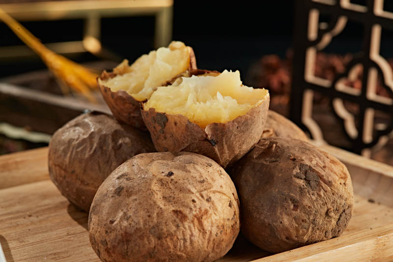 童年回忆小吃烤土豆烤山药