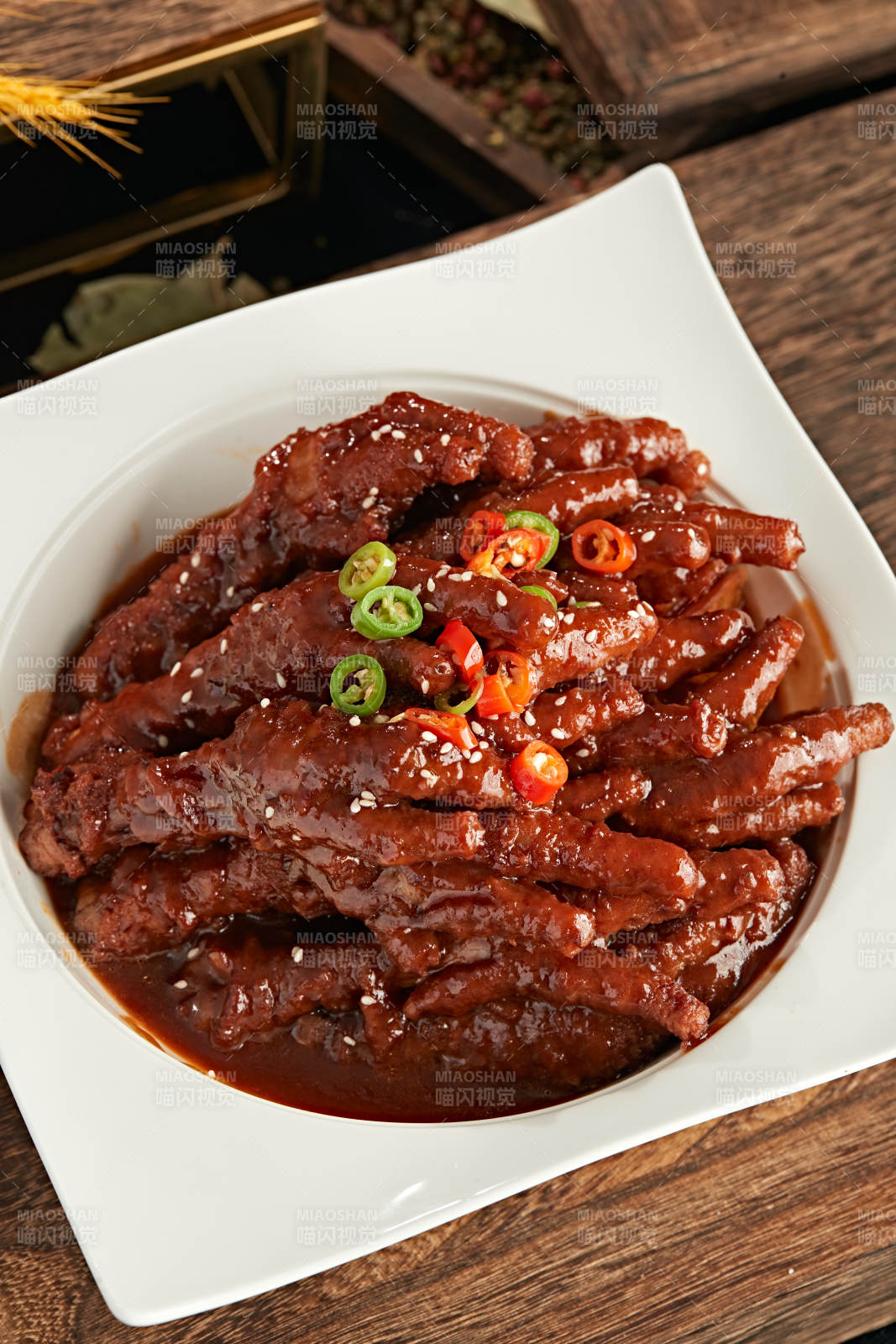 红油卤味虎皮鸡脚图片