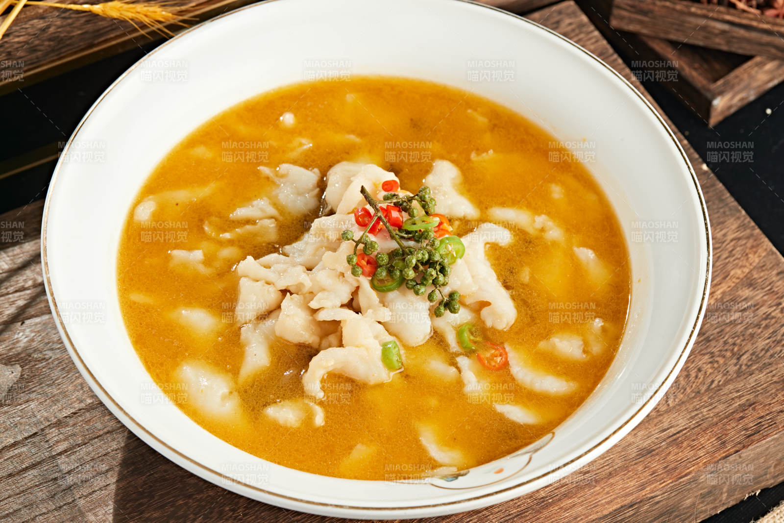 藤椒酸汤草鱼片