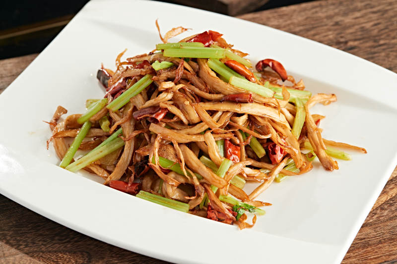 西芹辣炒杏鲍菇丝