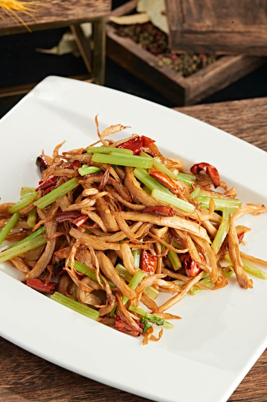 西芹辣炒杏鲍菇丝