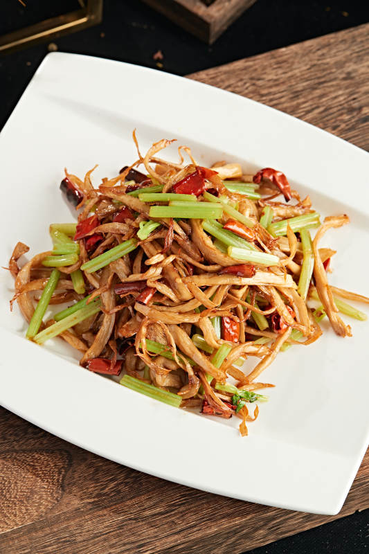 西芹辣炒杏鲍菇丝