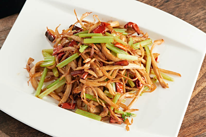 西芹辣炒杏鲍菇丝