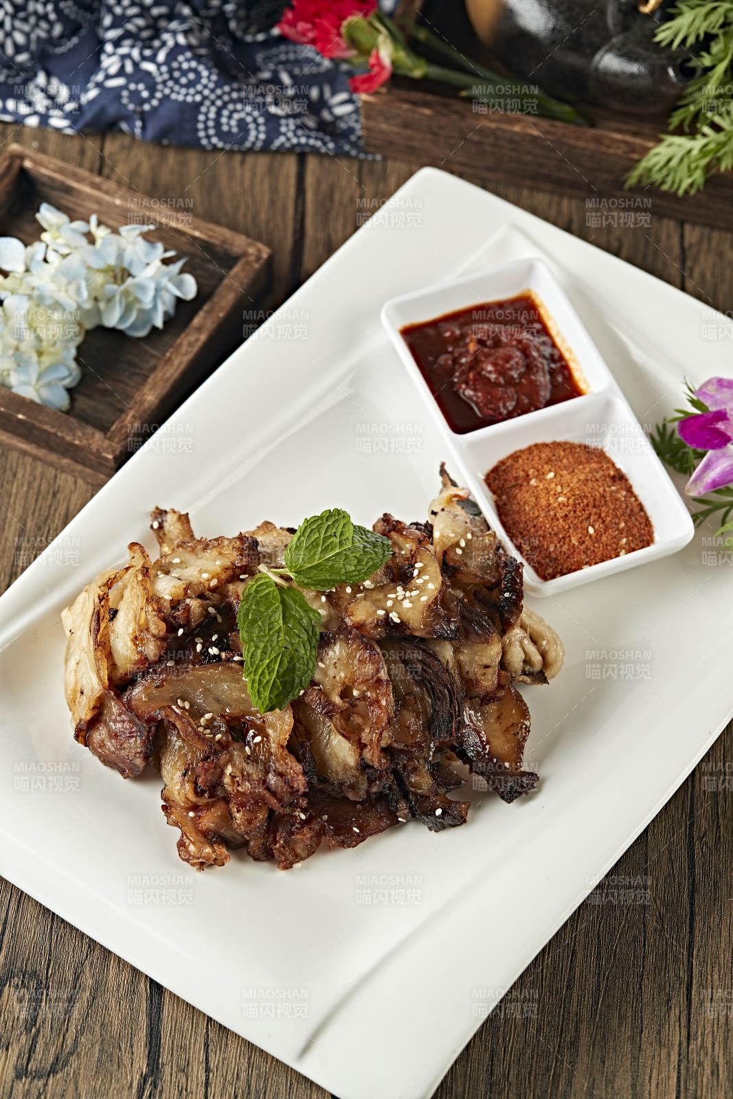 炭烤牛窝骨肉切片