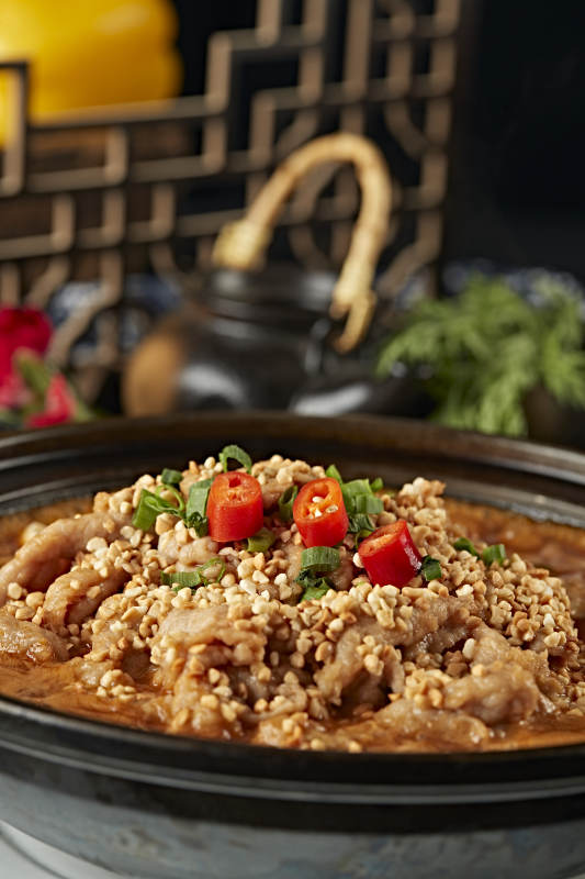 砂锅水煮麻辣牛肉片