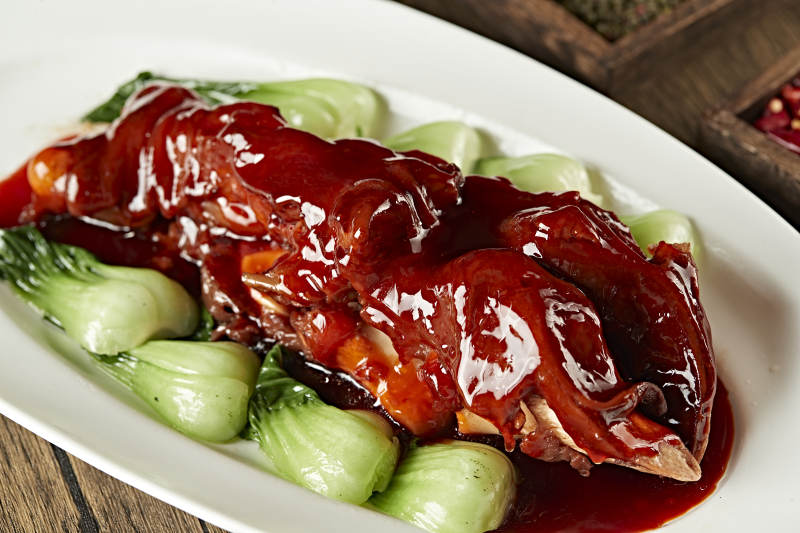 浇汁红烧软糯大牛蹄